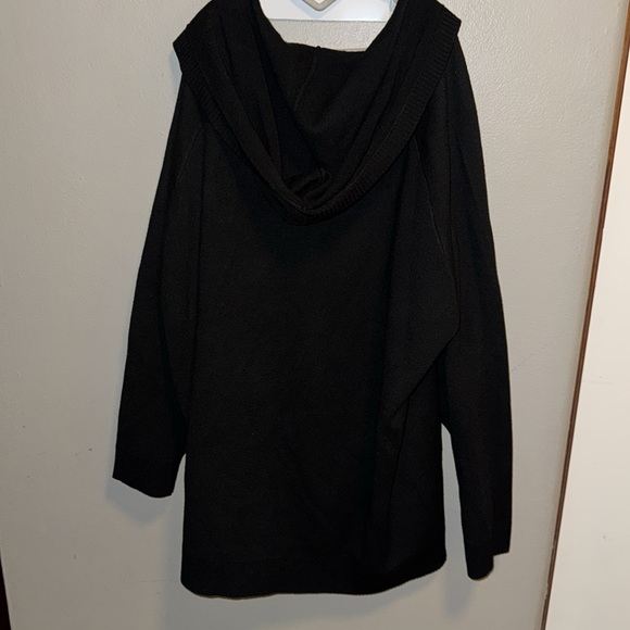 Torrid Breast Cancer Awareness Sequined Lips Sweater Size 3 - Picture 7 of 7